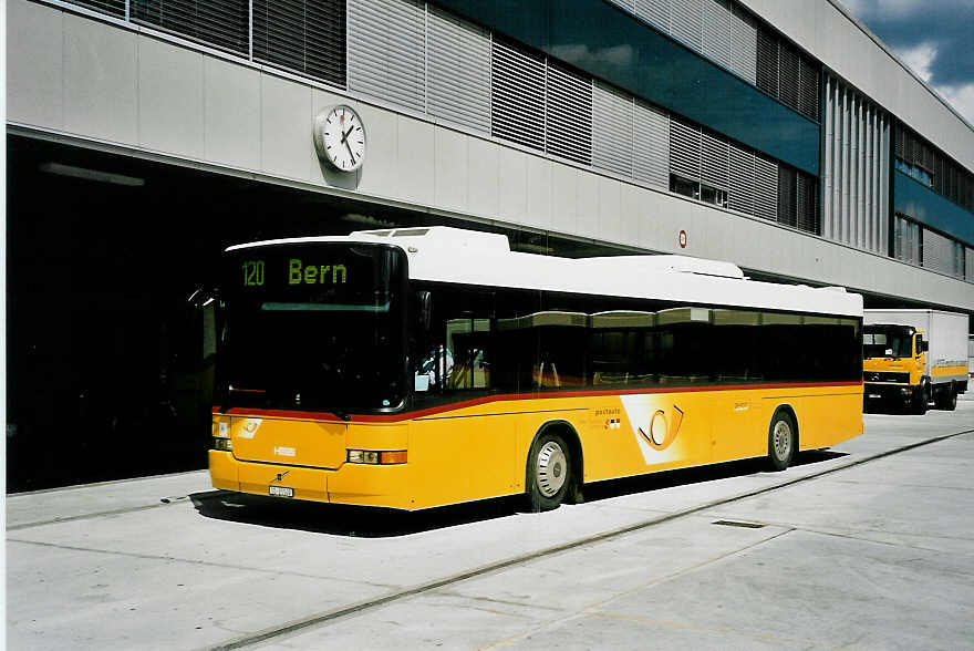 (043'018) - Steiner, Messen - SO 21'149 - Volvo/Hess am 1. September 2000 in Bern, Postautostation