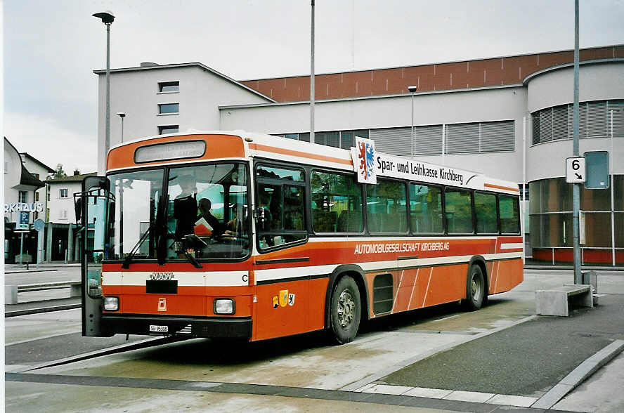 (043'521) - AKAG Kirchberg - Nr. C/SG 95'308 - NAW/R&J am 17. Oktober 2000 beim Bahnhof Wil