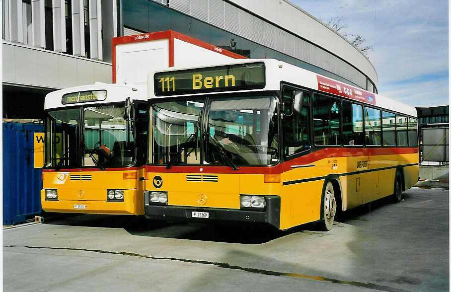 (043'802) - PTT-Regie - P 25'369 - Mercedes/R&J am 19. November 2000 in Bern, Postautostation