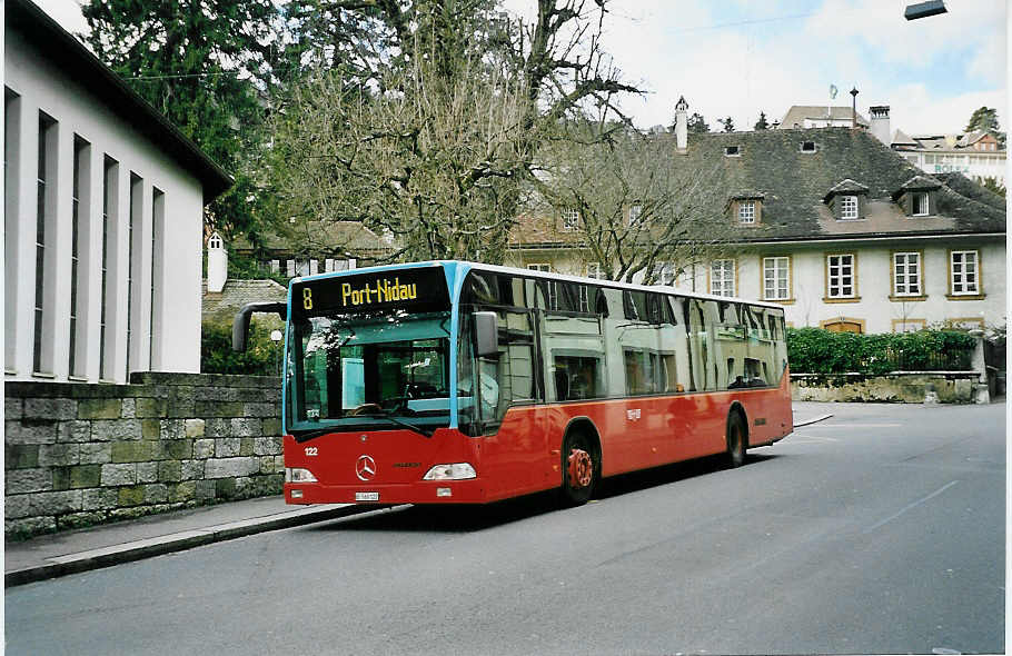 (044'619) - VB Biel - Nr. 122/BE 560'122 - Mercedes am 27. januar 2001 in Biel, Mhlebrcke
