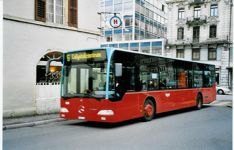 (044'629) - VB Biel - Nr. 128/BE 560'128 - Mercedes am 27. Januar 2001 in Biel, Mhlebrcke