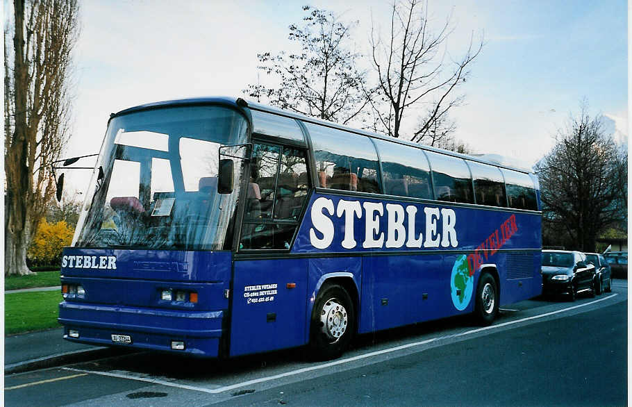 (045'531) - Stebler, Develier - JU 27'244 - Neoplan am 31. Mrz 2001 in Thun, Lachen
