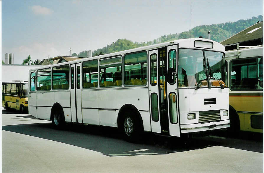 (046'521) - Bus+Taxi-Zentrale, Interlaken - FBW/R&J (ex ATGH Heiligenschwendi Nr. 1) am 9. Mai 2001 in Thun, Garage STI