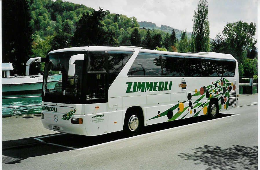 (046'522) - Zimmerli, Oftringen - AG 15'002 - Mercedes am 10. Mai 2001 bei der Schifflndte Thun