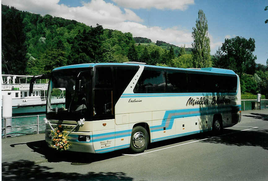 (046'726) - Mller, Erlenbach - ZH 144'729 - Mercedes am 19. Mai 2001 bei der Schifflndte Thun