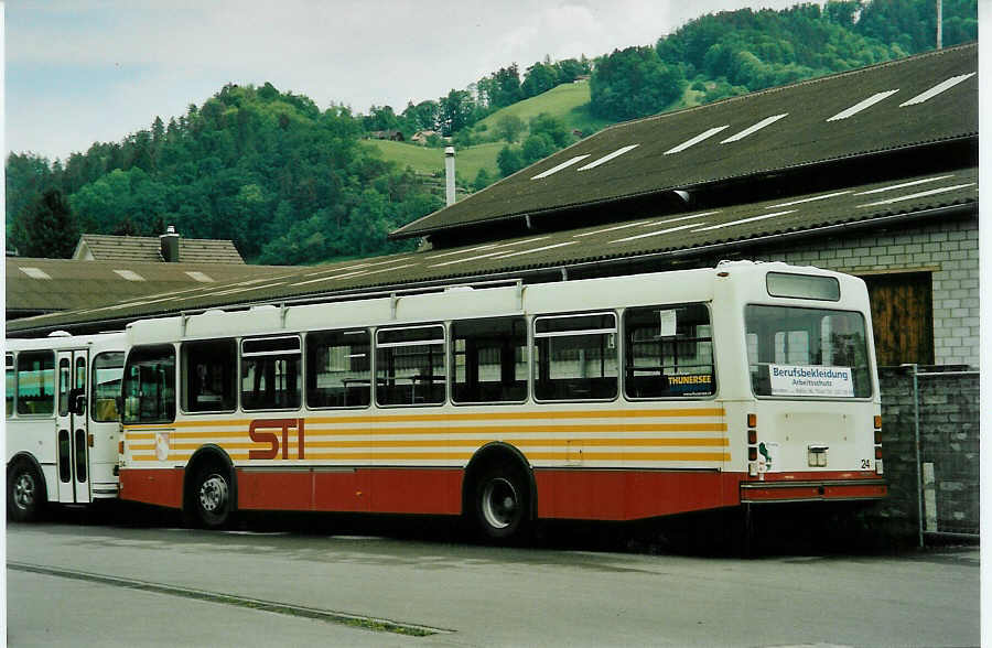 (046'816) - STI Thun - Nr. 24 - Volvo/R&J (ex SAT Thun Nr. 24) am 25. Mai 2001 in Thun, Garage