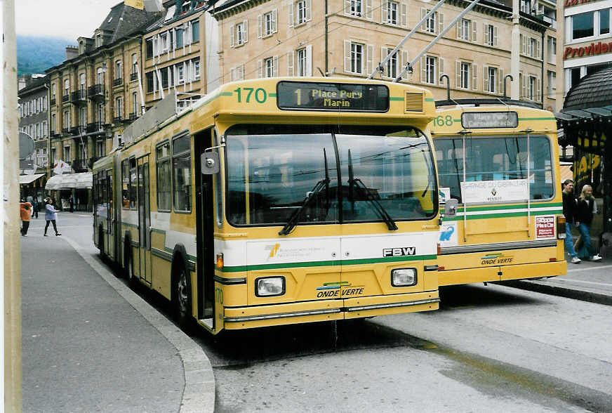 (047'316) - TN Neuchtel - Nr. 170 - FBW/Hess Gelenktrolleybus am 16. Juni 2001 in Neuchtel, Place Pury