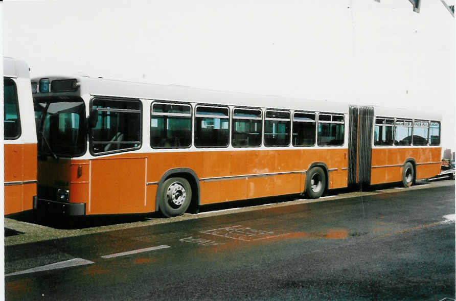 (047'329) - TPG Genve - Nr. 163 - Volvo/R&J am 16. Juni 2001 in Biel, BTR