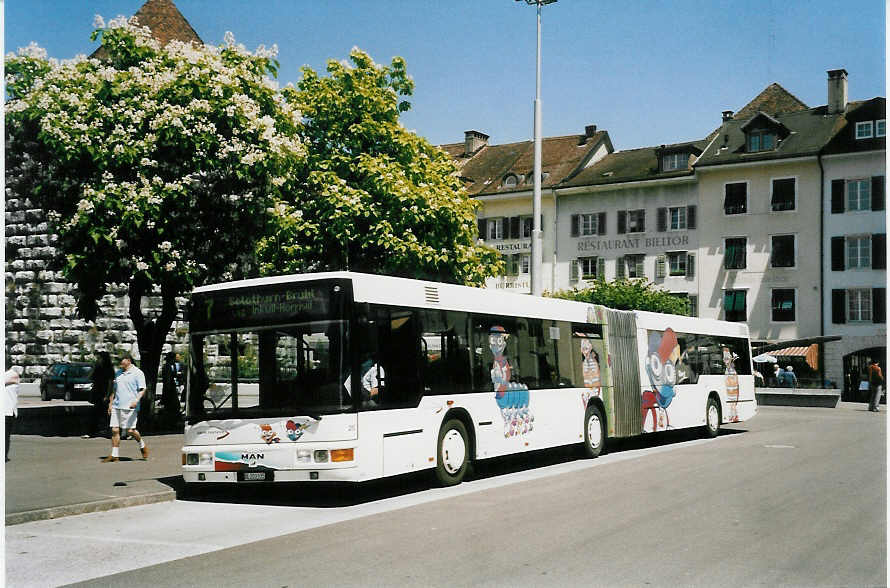 (047'423) - ASm Langenthal - Nr. 25/BE 203'935 - MAN am 23. Juni 2001 in Solothurn, Amthausplatz