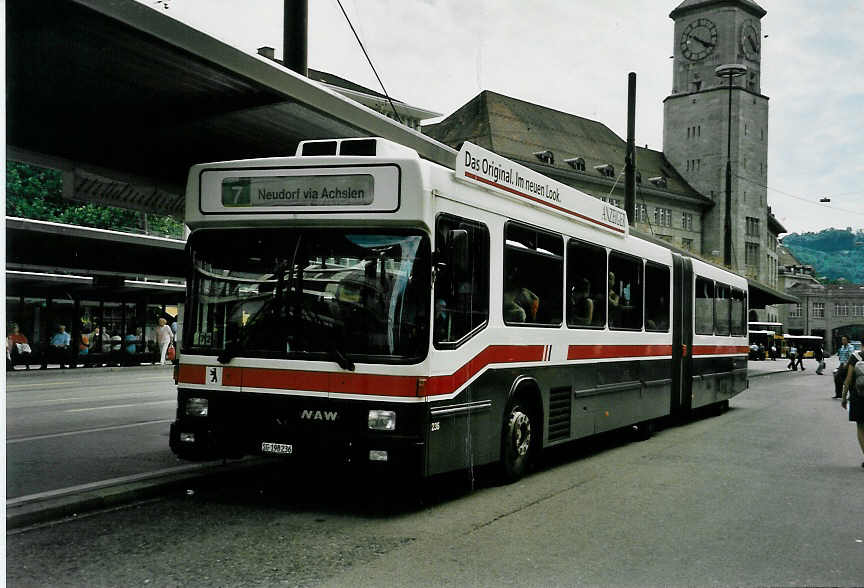 (047'721) - VBSG St. Gallen - Nr. 236/SG 198'236 - NAW/Hess am 10. Juli 2001 beim Bahnhof St. Gallen