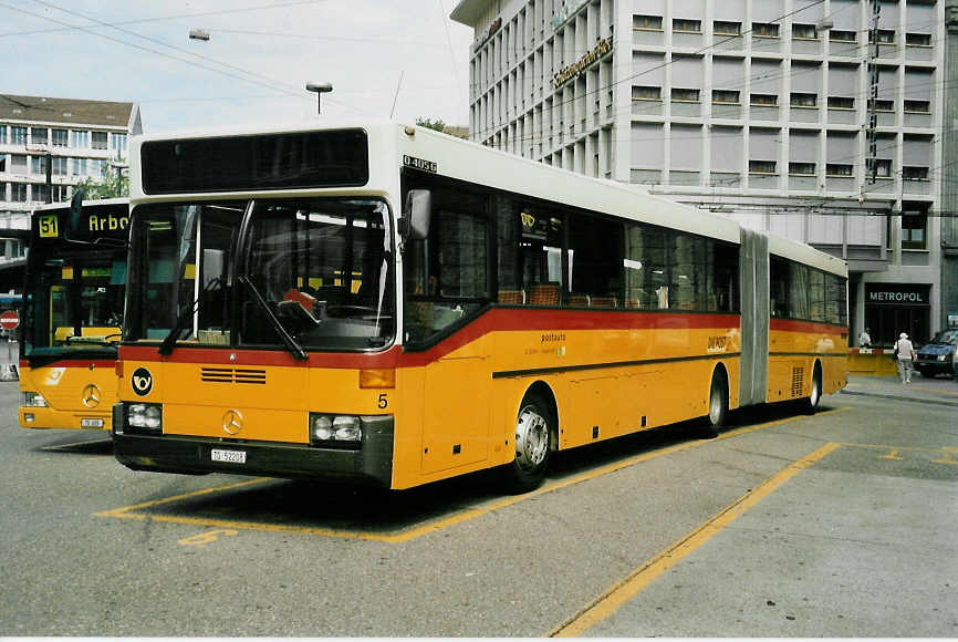 (047'728) - Cars Alpin Neff, Arbon - Nr. 5/TG 52'208 - Mercedes am 10. Juli 2001 beim Bahnhof St. Gallen