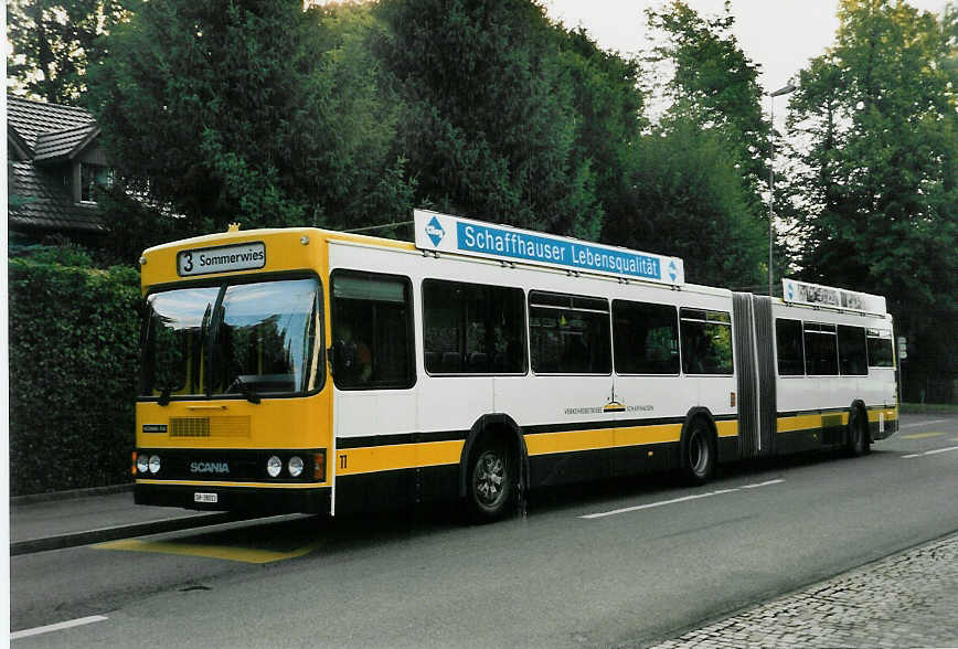(047'823) - VBSH Schaffhausen - Nr. 11/SH 38'011 - Scania/FHS am 12. Juli 2001 in Schaffhausen, Wiesli