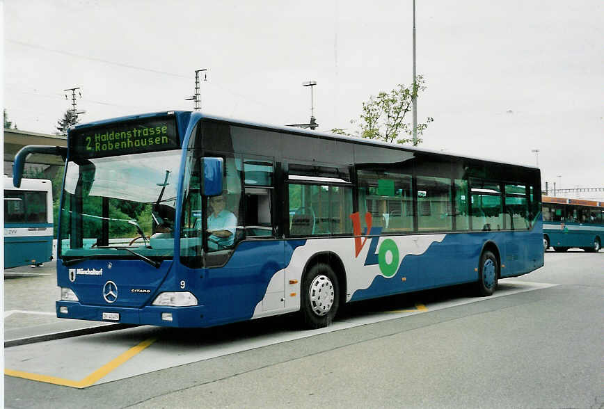 (047'919) - VZO Grningen - Nr. 9/ZH 41'409 - Mercedes am 12. Juli 2001 beim Bahnhof Wetzikon