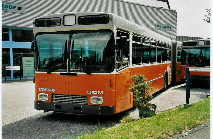 (048'003) - TPG Genve - Nr. 185 - Volvo/R&J-Hess am 14. Juli 2001 in Biel, BTR