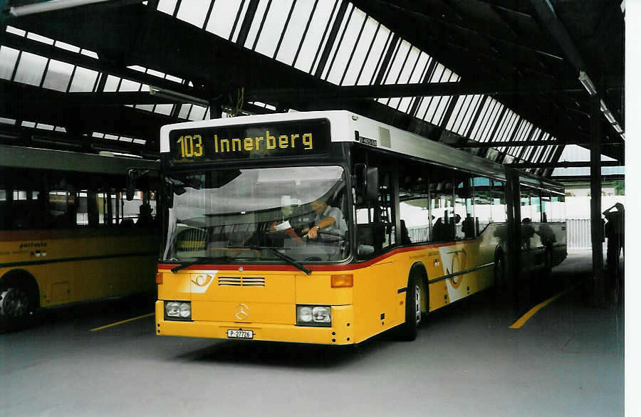 (048'102) - PTT-Regie - P 27'726 - Mercedes am 16. Juli 2001 in Bern, Postautostation