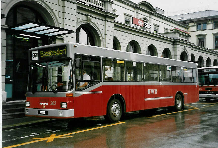 (048'432) - WV Winterthur - Nr. 262/ZH 539'262 - MAN am 18. Juli 2001 beim Hauptbahnhof Winterthur
