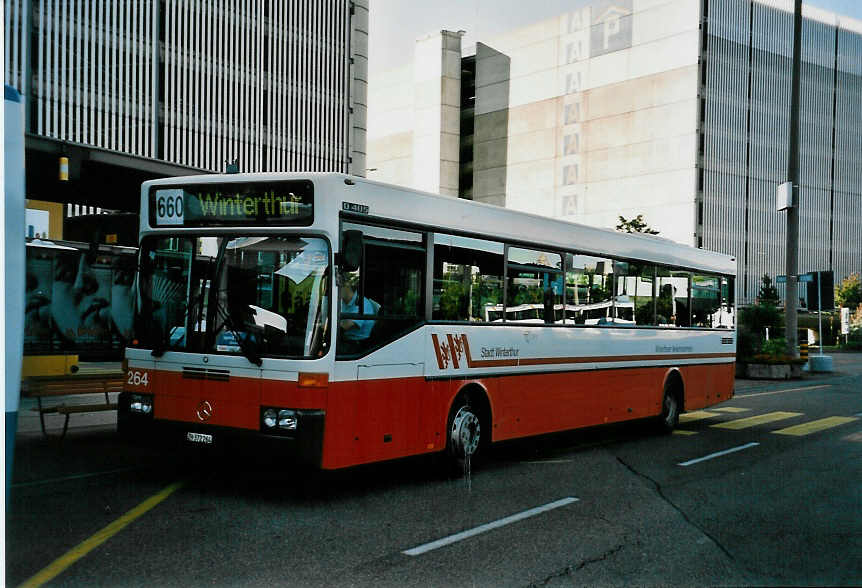 (048'618) - WV Winterthur - Nr. 264/ZH 372'264 - Mercedes am 18. Juli 2001 in Zrich, Flughafen