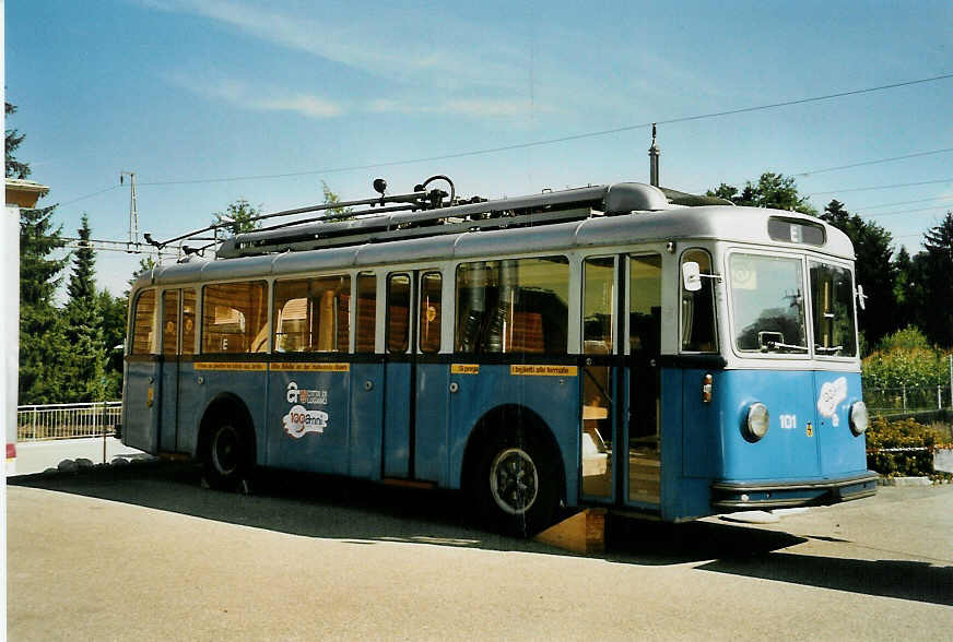 (049'520) - ACT Lugano (TVS) - Nr. 101 - FBW/R&J Trolleybus (ex Nr. 1) am 27. August 2001 in Mittelhusern, Schwarzwasserbrcke 