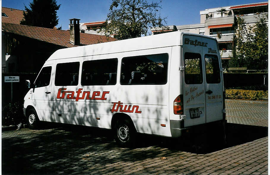 (050'118) - Gafner, Thun - Nr. 25/BE 391 V - Mercedes am 13. Oktober 2001 in Thun, Schadausaal