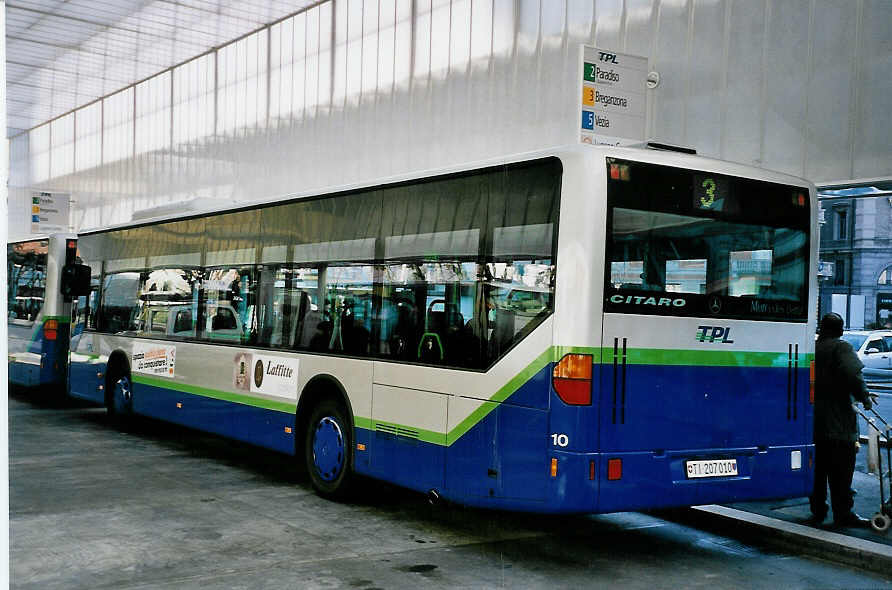 (051'232) - TPL Lugano - Nr. 10/TI 207'010 - Mercedes am 1. Januar 2002 in Lugano, Centro