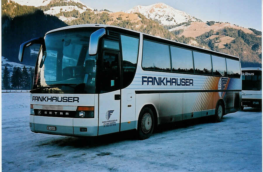 (051'405) - Fankhauser, Sigriswil - BE 42'491 - Setra am 6. Januar 2002 in Frutigen, Flugplatz