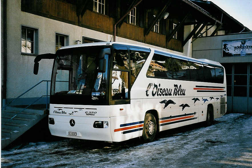 (051'514) - L'Oiseau Bleu, Sierre - VS 83'187 - Mercedes am 6. Januar 2002 in Adelboden, Mineralquelle