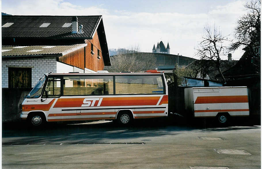 (051'719) - STI Thun - Nr. 7/BE 120'517 - Mercedes/Auwrter (ex TSG Blumenstein Nr. 7) am 22. Januar 2002 in Thun, Garage