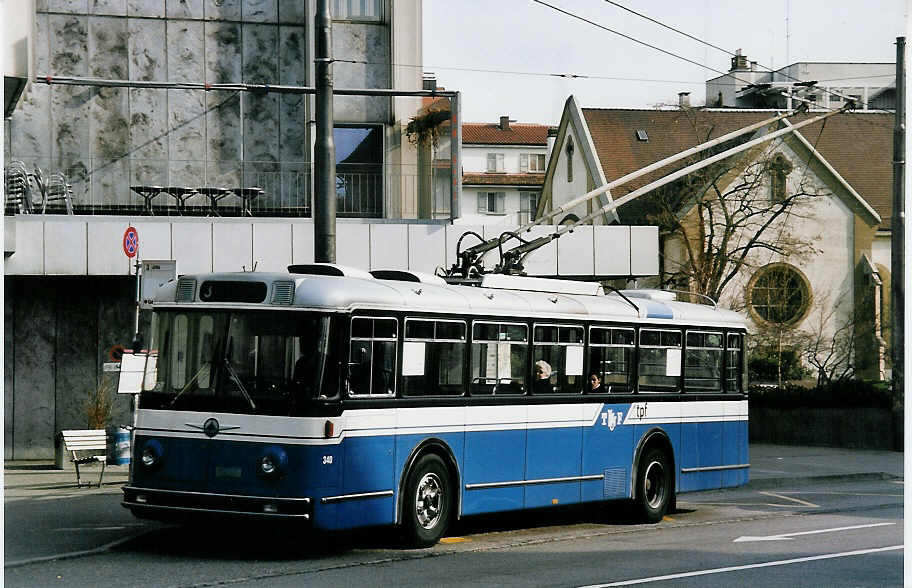 (052'022) - TPF Fribourg - Nr. 340 - Saurer/Hess Trolleybus (ex TF Fribourg Nr. 40) am 17. Februar 2002 in Fribourg, Tivoli