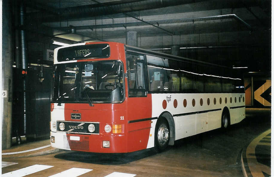 (052'431) - TPF Fribourg - Nr. 11/FR 300'221 - Volvo/Van Hool (ex GFM Fribourg Nr. 11) am 17. Mrz 2002 in Fribourg, Busbahnhof