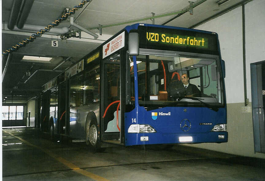 (052'604) - VZO Grningen - Nr. 14/ZH 41'414 - Mercedes am 23. Mrz 2002 in Grningen, Garage