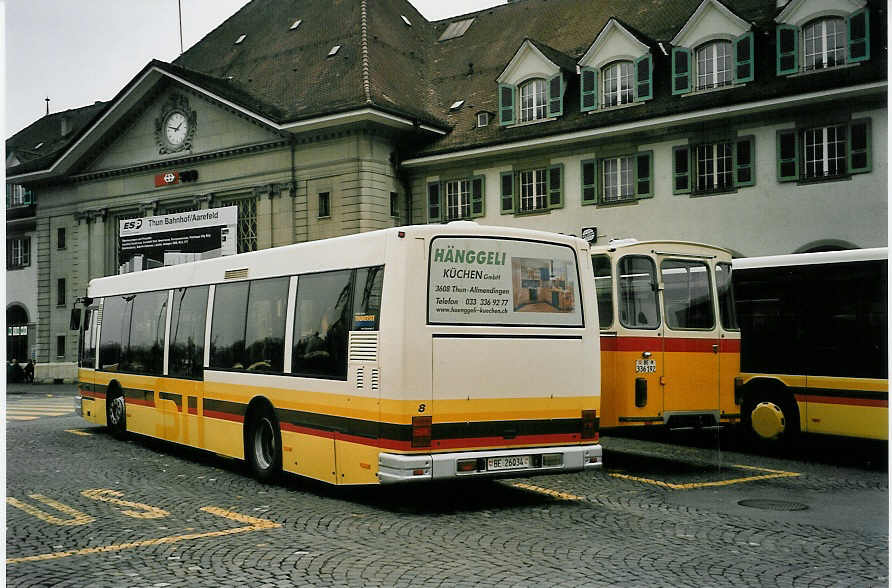 (052'831) - STI Thun - Nr. 8/BE 26'034 - Den Oudsten (ex TSG Blumenstein Nr. 8) am 12. April 2002 beim Bahnhof Thun
