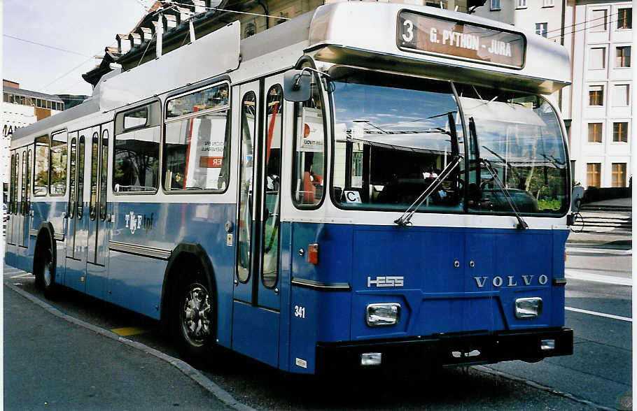 (053'128) - TPF Fribourg - Nr. 341 - Volvo/Hess Trolleybus (ex TF Fribourg Nr. 41) am 19. April 2002 in Fribourg, Tivoli