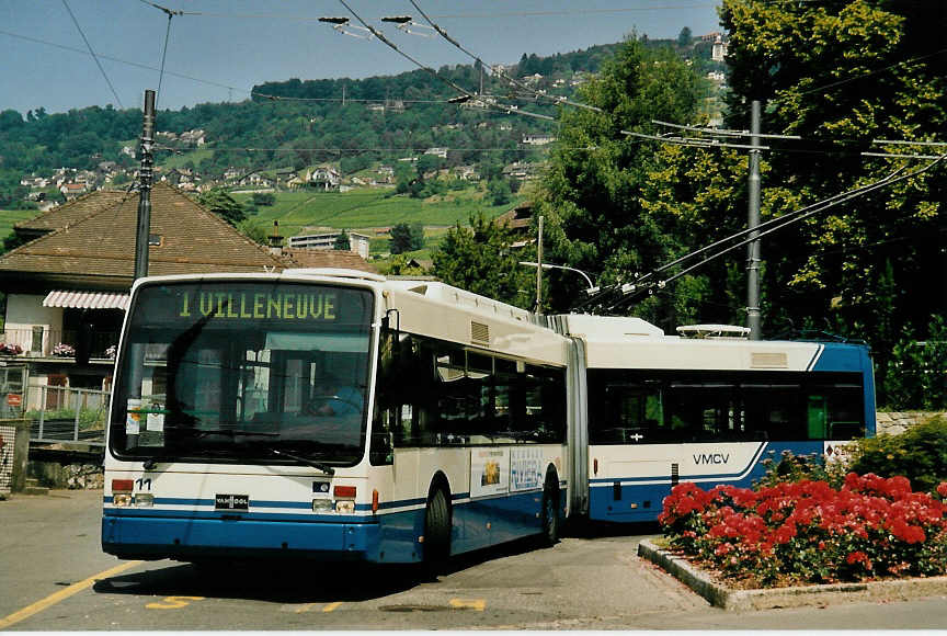 (054'103) - VMCV Clarens - Nr. 11 - Van Hool Gelenktrolleybus am 22. Juni 2002 in Vevey, Funi