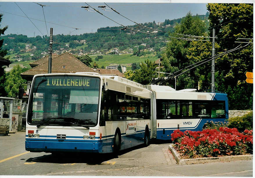 (054'105) - VMCV Clarens - Nr. 8 - Van Hool Gelenktrolleybus am 22. Juni 2002 in Vevey, Funi