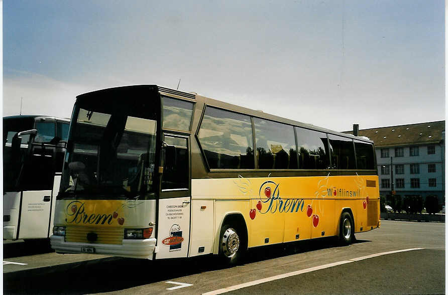 (054'234) - Brem, Wlflinswil - AG 6894 - Drgmller am 30. Juni 2002 in Biel, Terminal B