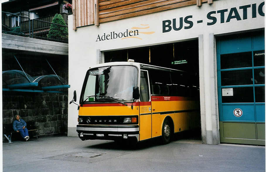 (054'414) - Portenier, Adelboden - Nr. 5/BE 27'928 - Setra (ex Geiger, Adelboden Nr. 5; ex P 26'000) am 14. Juli 2002 im Autobahnhof Adelboden (Teilaufnahme)