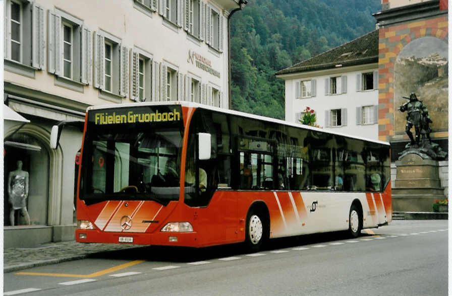 (054'521) - AAGU Altdorf - Nr. 37/UR 9139 - Mercedes am 22. Juli 2002 in Altdorf, Telldenkmal