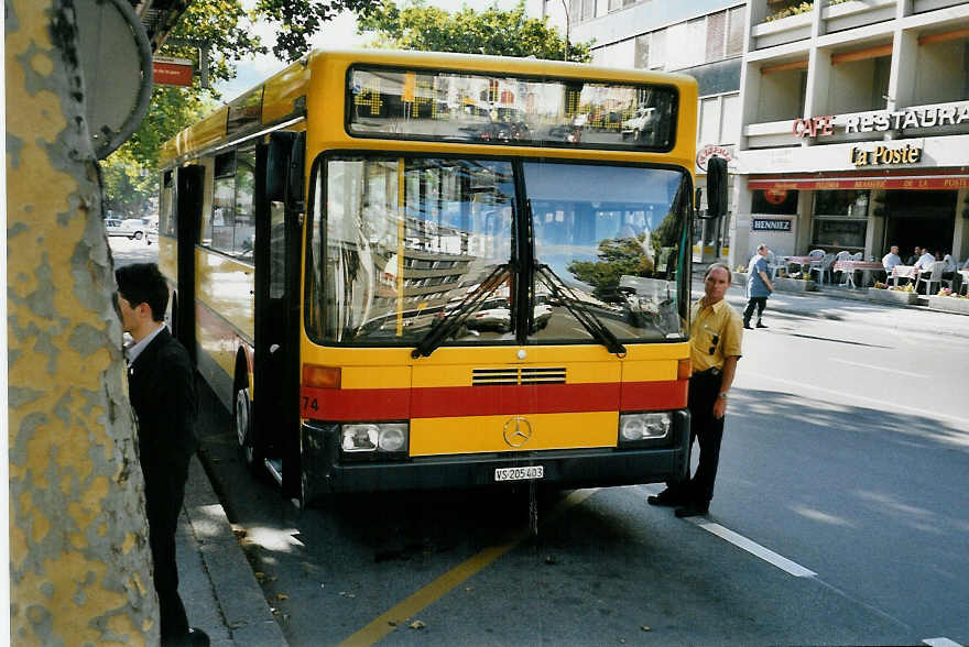 (054'912) - Lathion, Sion - Nr. 74/VS 205'403 - Mercedes (ex AAGL Liestal Nr. 74) am 23. Juli 2002 beim Bahnhof Sion