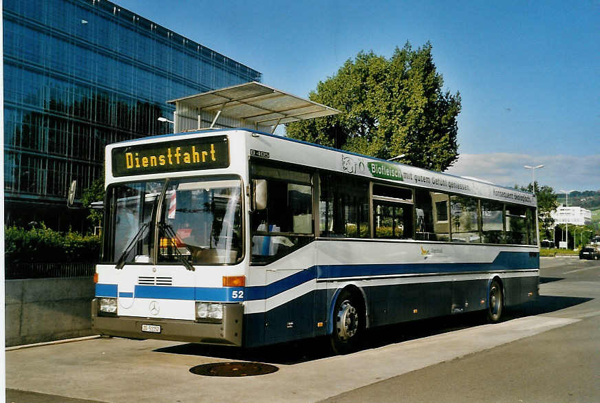 (055'201) - ZVB Zug - Nr. 52/ZG 51'152 - Mercedes am 27. Juli 2002 in Zug, Garage