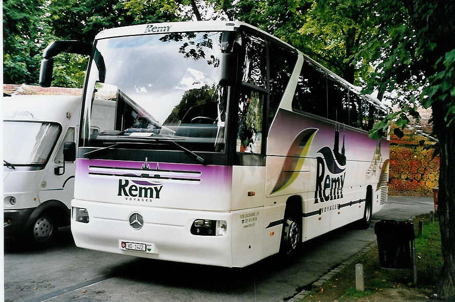 (055'322) - Remy, Lausanne - VD 1422 - Mercedes am 5. August 2002 in Murten, Carterminal