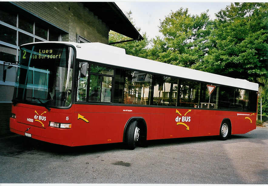 (055'602) - AAGK Koppigen - Nr. 5/BE 122'014 - Volvo/Hess am 31. August 2002 in Koppigen, Garage