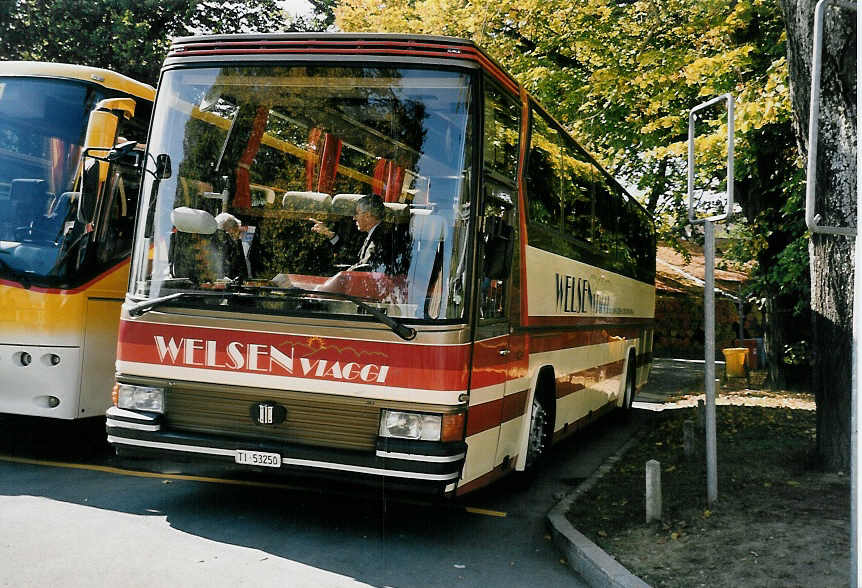 (056'202) - Welsen, Balerna - TI 53'250 - Drgmller am 29. September 2002 in Murten, Carterminal