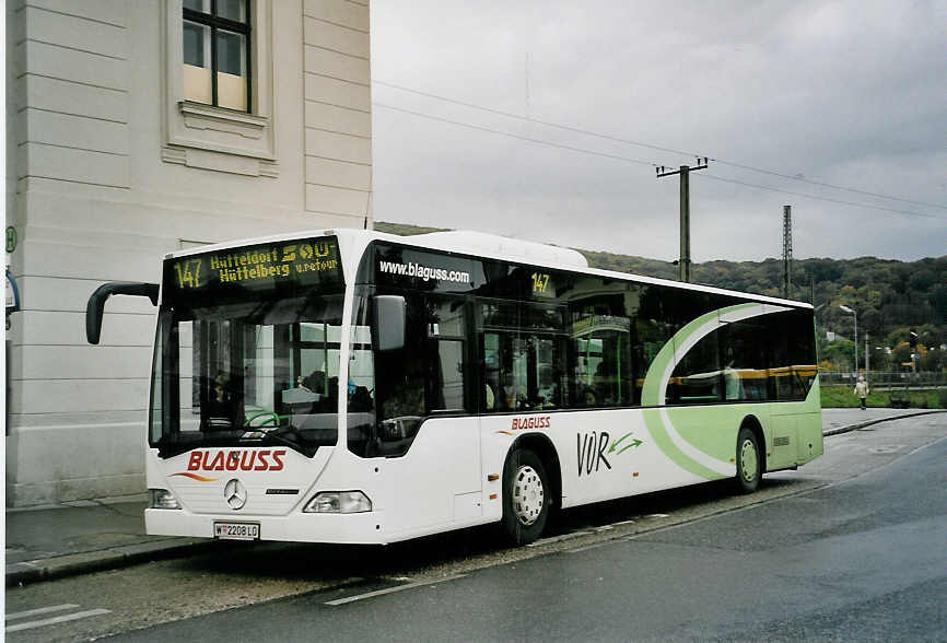 (056'512) - Blaguss, Wien - W 2208 LO - Mercedes am 8. Oktober 2002 in Wien, Htteldorf