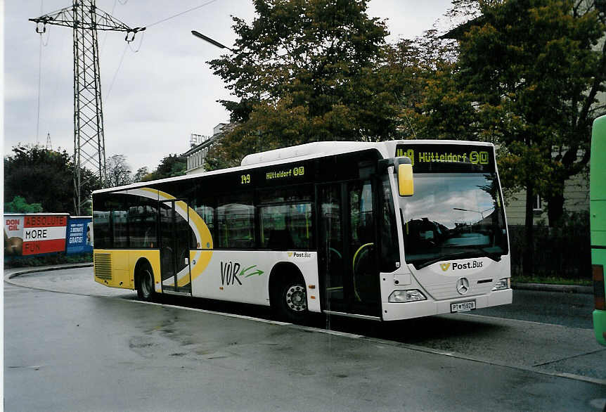 (056'521) - PostBus - PT 15'928 - Mercedes am 8. Oktober 2002 in Wien, Htteldorf