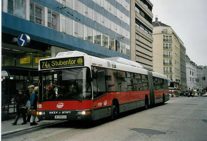 (056'836) - Wiener Linien - Nr. 8189/W 2141 LO - Grf&Stift am 10. Oktober 2002 in Wien, Landstrasse