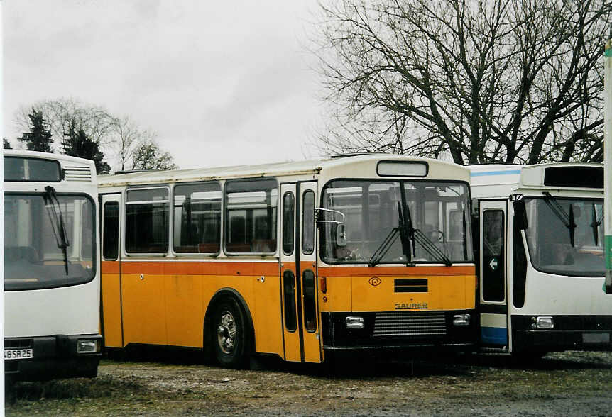 (057'929) - Mchler, Siebnen - Nr. 9 - Saurer-Leyland/R&J (ex Cars Alpin Neff, Arbon Nr. 9) am 29. Dezember 2002 in Herzogenbuchsee, Heiniger (Teilaufnahme)