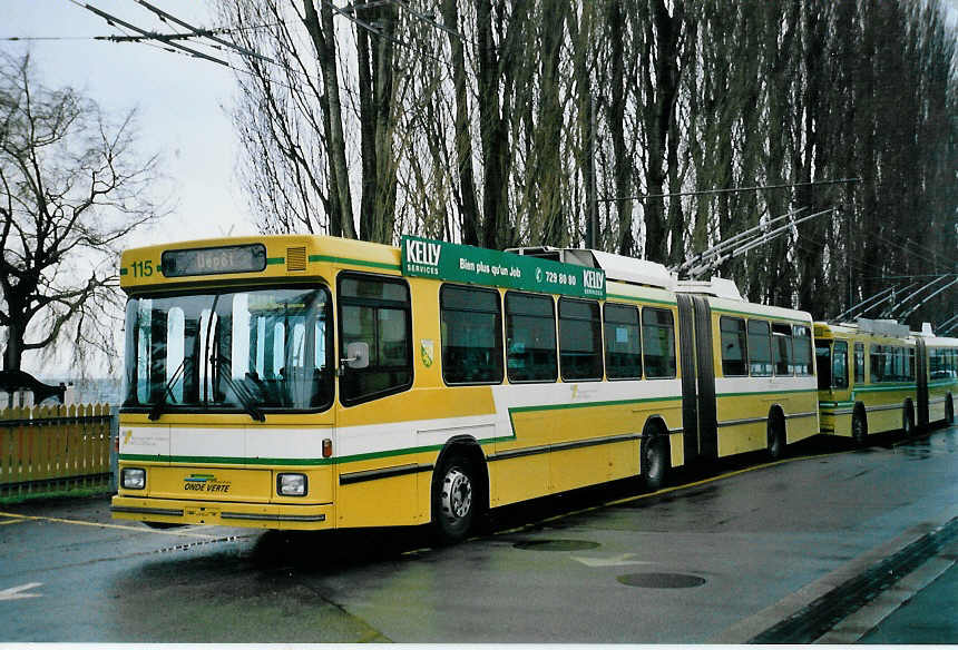 (058'003) - TN Neuchtel - Nr. 115 - NAW/Hess Gelenktrolleybus am 29. Dezember 2002 in Neuchtel, Dpt