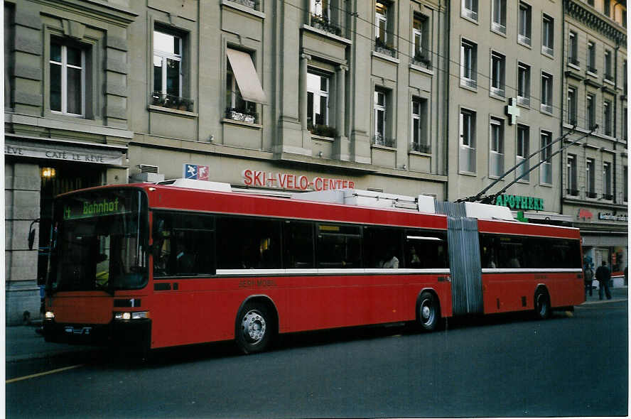 (059'033) - Bernmobil, Bern - Nr. 1 - NAW/Hess Gelenktrolleybus am 26. Februar 2003 in Bern, Hirschengraben