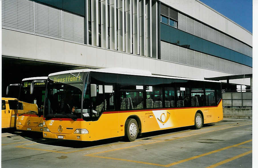 (059'104) - PTT-Regie - P 25'236 - Mercedes am 1. Mrz 2003 in Bern, Postautostation