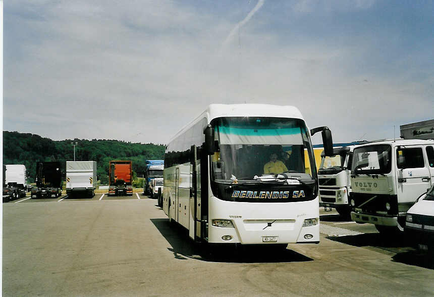 (060'620) - Berlendis, Lausanne - VD 1477 - Volvo am 13. Juni 2003 in Mnchenbuchsee, Volvo